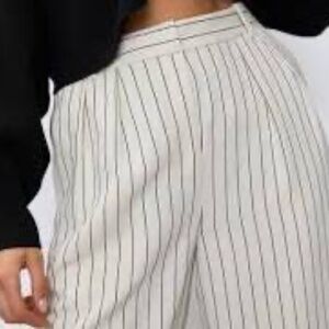Wilfred Aritzia White Pinstriped Lose Summer Pants